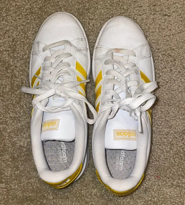 Yellow  Superstars - Image 2