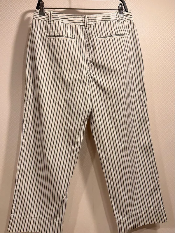 LOFT Cream Straight Leg Crop Pants with Black Pinstripes - Image 7