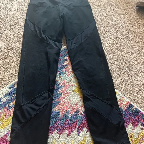 Aerie small‎ black leggings - Image 4