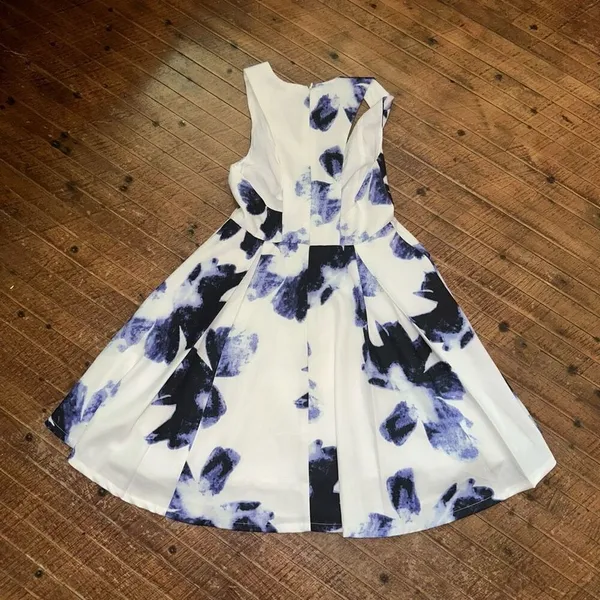 Lulu’s Seeing Chic floral blue v-neck fit & flare S skater dress - Image 5
