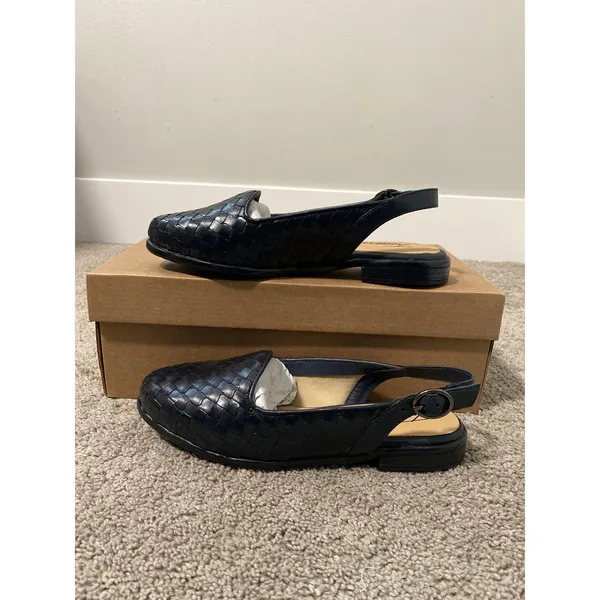 New Trotters Lea Navy Leather Slingback Flats Women’s Size 6 - Image 2