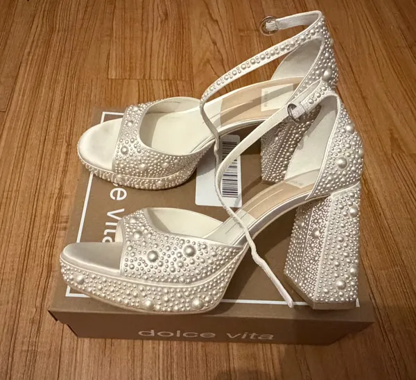 Dolce Vita Pandro Pearl True White Satin Heels - Image 9