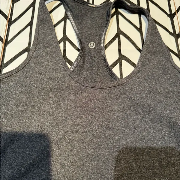 Lululemon Cool Racerback Tank in Heathered Coal Gray size S - Image 4
