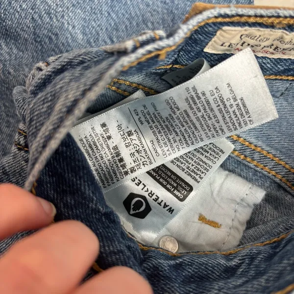 Levi's Premium High Loose Flare Denim Jeans Distressed high rise size 25 western - Image 5
