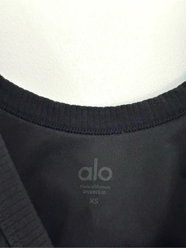 Alo Yoga Black Wellness Bra Size XS - Image 5