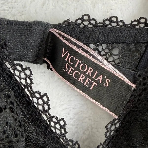 Victoria's Secret Black Floral Lace‎ Bralette Unlined Wireless Scalloped M DL3 - Image 2