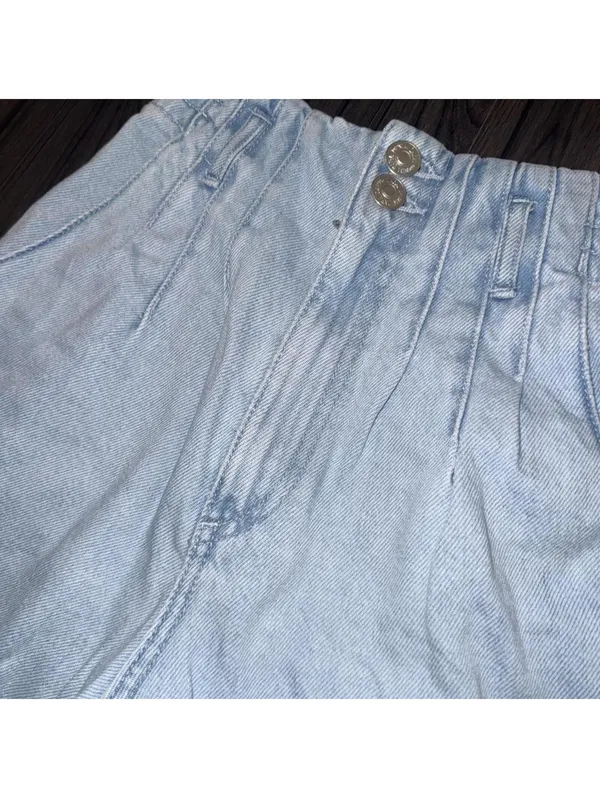 Zara high-waisted denim shorts - Image 3