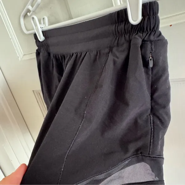 Lululemon On‎ The Fly black shorts size 4 Tall - Image 6