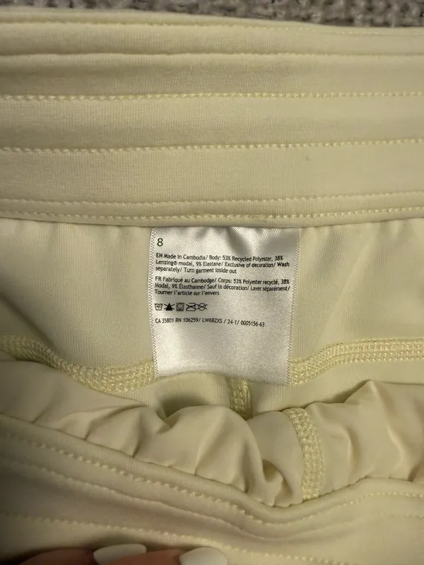 Lululemon Softstreme Cropped Pants - Image 4