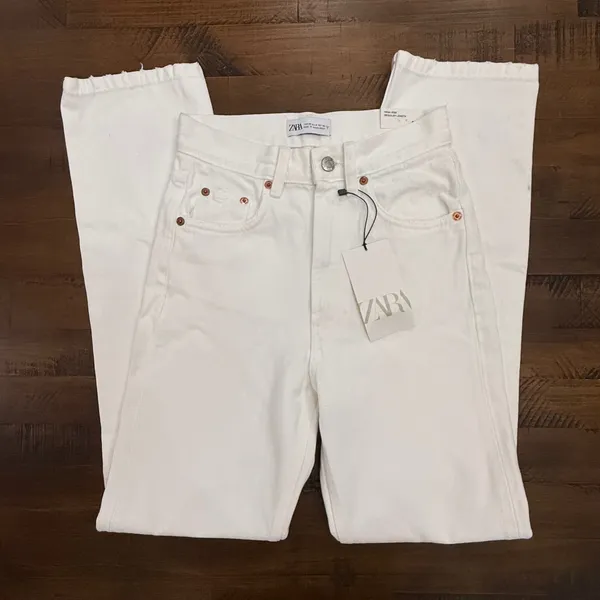 Zara Straight Fit High-Rise Regular Length‎ White Jeans - Women's Size 32 - Image 4