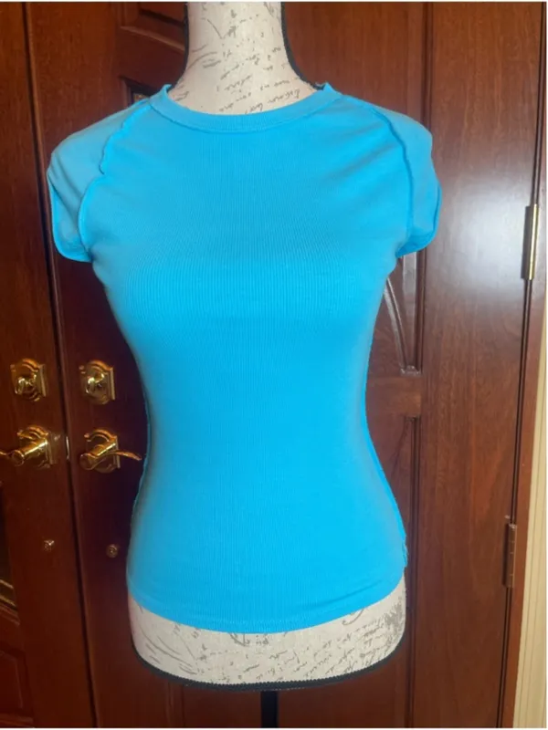 We The Free People Sky Blue Ribbed Baby Tee Exposed Seams Raw Hem Size Small - Image 3