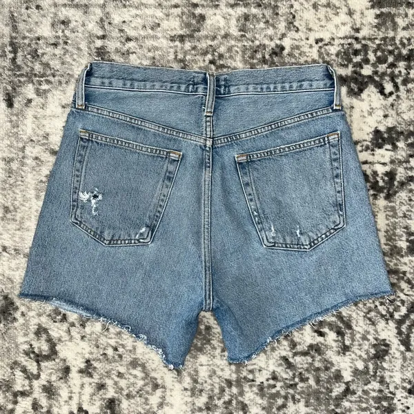 AGOLDE Riley High Rise Slim Short – Snapshot - Image 2