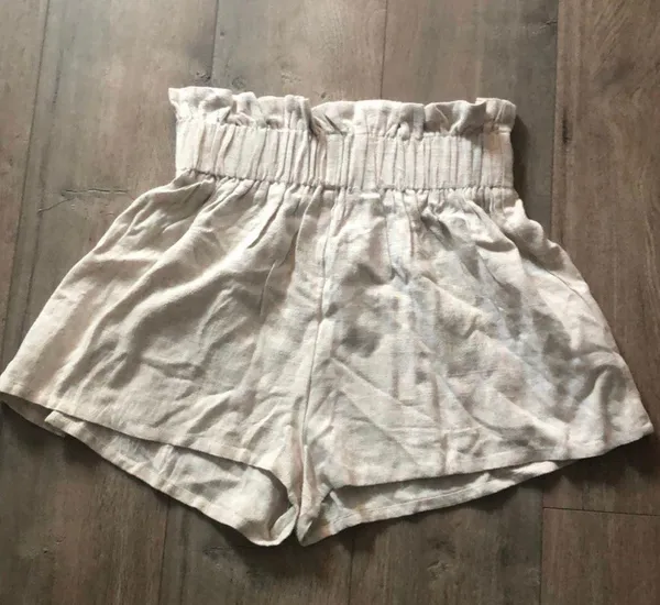 These Three Boutique Linen Shorts - Image 2