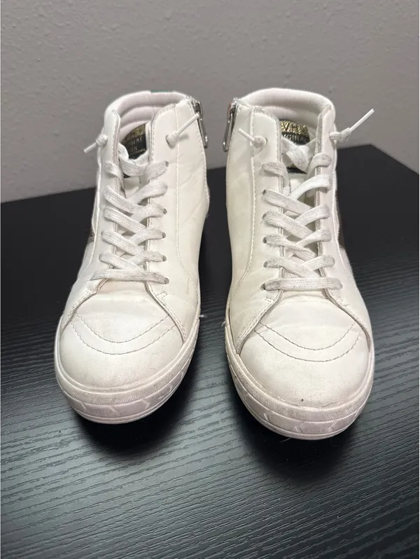 Vintage Hudson White Leather High Top Sneakers with Green Stripe and Star Accent - Image 2
