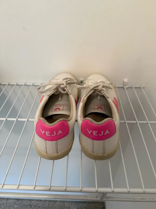 VEJA Sneakers - Image 4
