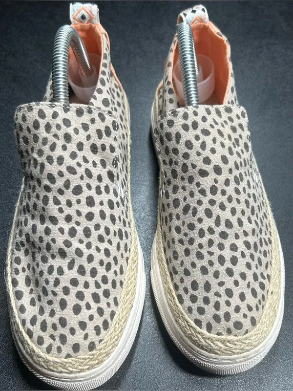 Hey Dude Women’s Size 7 Peyton Cheetah Beige Slip In Shoes - Image 3
