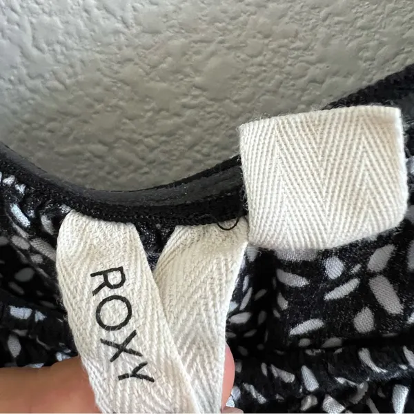 Roxy Black and White Boho Feminine Casual Dress Sweetheart Neckline Small - Image 4