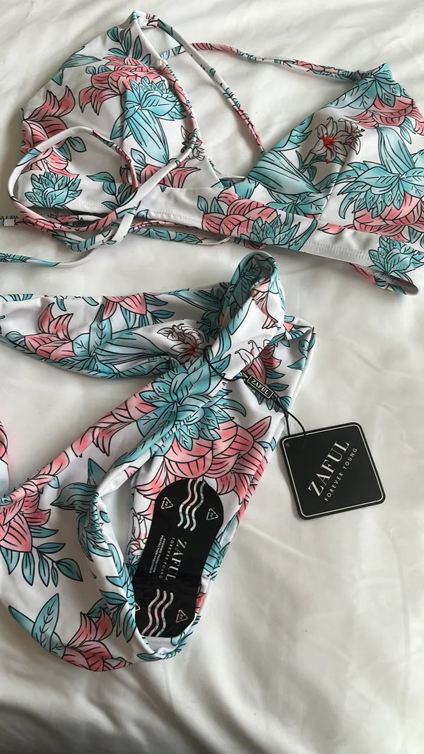 Zaful Floral Bikini - Image 8