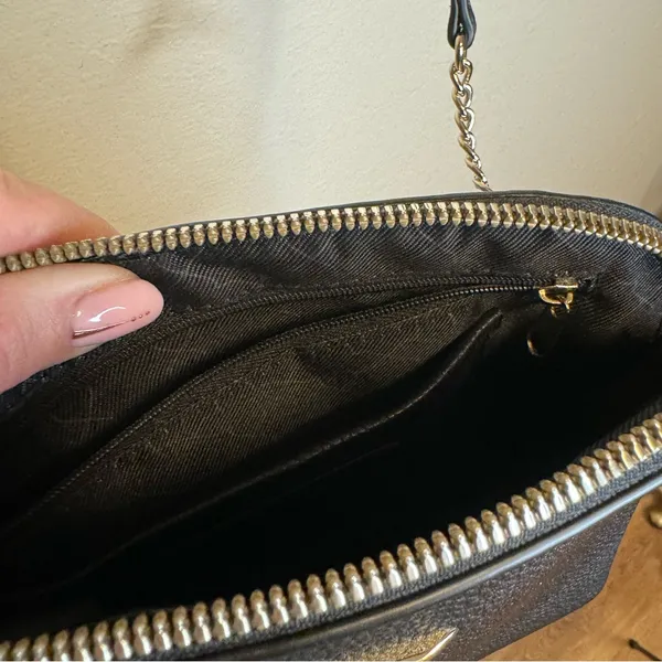 Black cross-body purse with gold detailing - Image 4
