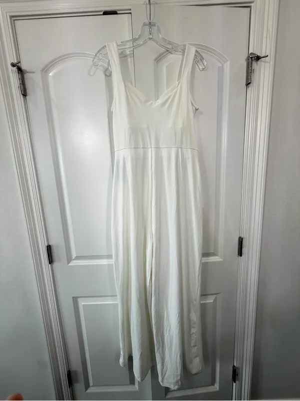 HALARA White Sweetheart Neckline Wide-Leg Jumpsuit - Image 4