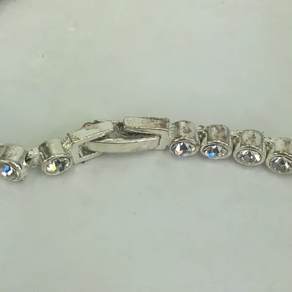 Cubic zirconia tennis bracelet silver tone 7.25” long - Image 5