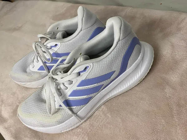 Adidas Cloudfoam Running women shoes size 8 - Image 2