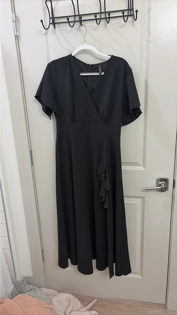 Black dress Size L - Image 2