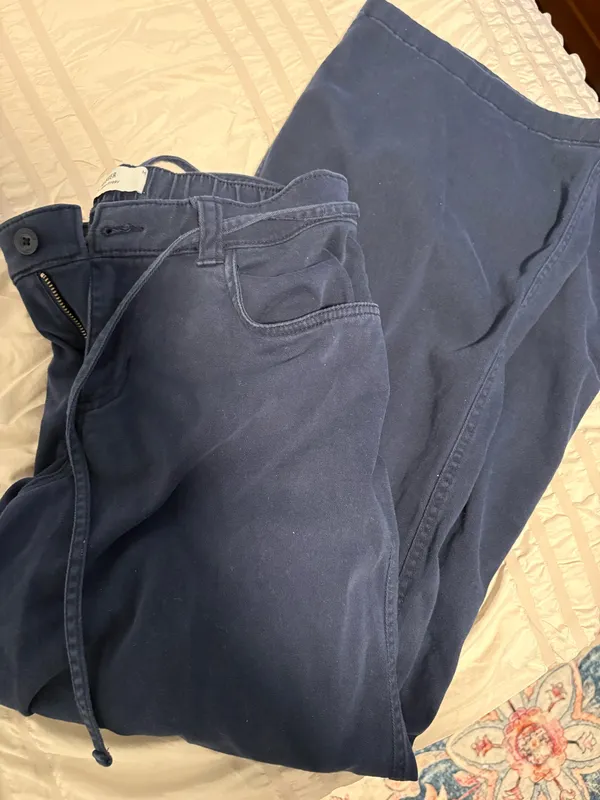 Hollister Low-Rise Baggy Navy Pants - Image 2