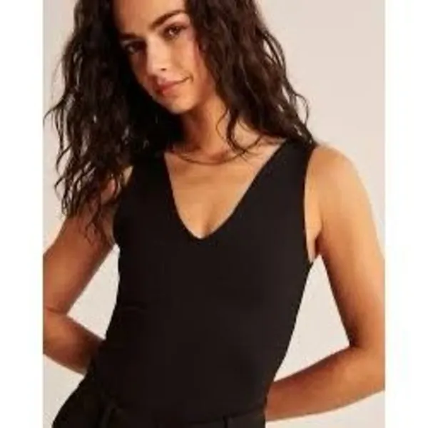 ✨Abercrombie & Fitch Seamless Fabric V- Neck Black Sz Large Bodysuit✨ - Image 3