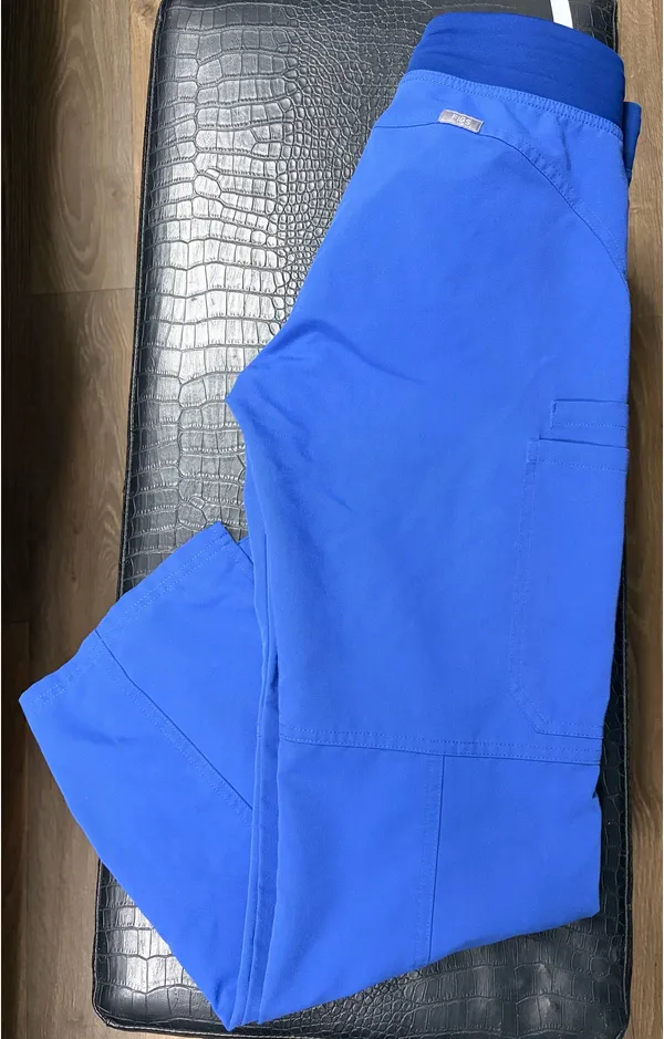 FIGS Kade Cargo Scrub Pants Women’s - Image 3