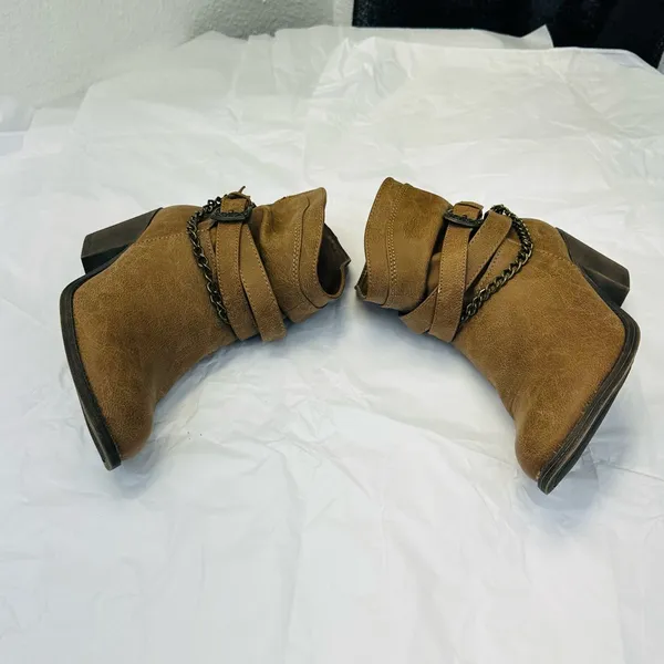 Niyama Sol Tan Ankle Boots with Chain Accent - Image 10