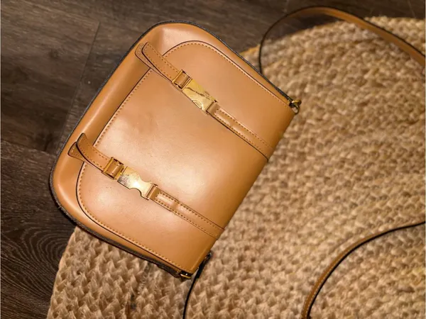 Vera Pelle Golden Yellow Leather Crossbody Purse “Alice” - Image 4