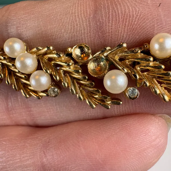 Vintage‎ Trifari Gold Tone Faux Pearl Leaf Necklace & Bracelet Set - Image 11