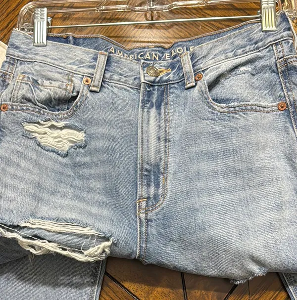 American Eagle Highest Rise Mom Jeans - Image 5