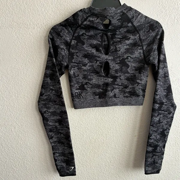 Gymshark Women's Adapt Black Camo Seamless Long Sleeve Crop Top M - Image 7