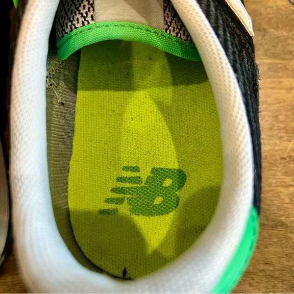 New Balance Women’s 620 Sneakers Black White Size 10 EUC - Image 6