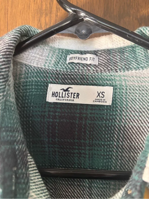 Hollister green and white plaid flannel boyfriend fit button shirt - Image 6