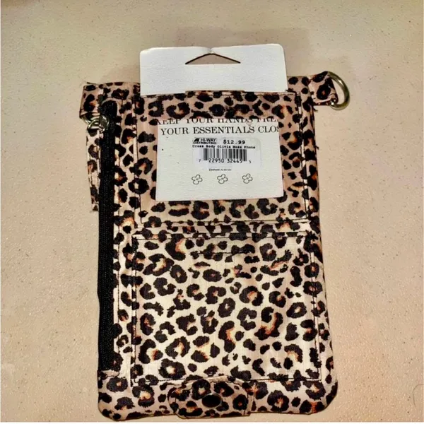 💙 NWT Animal Print Olivia Moss Crossbody Phone Bag - Image 2