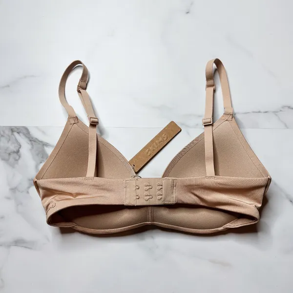 SKIMS NWT  Wireless Form Push Up Bra - Image 3
