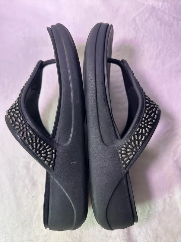 CROCS Women's Black Embellished Wedge Thong Sandals - Image 8