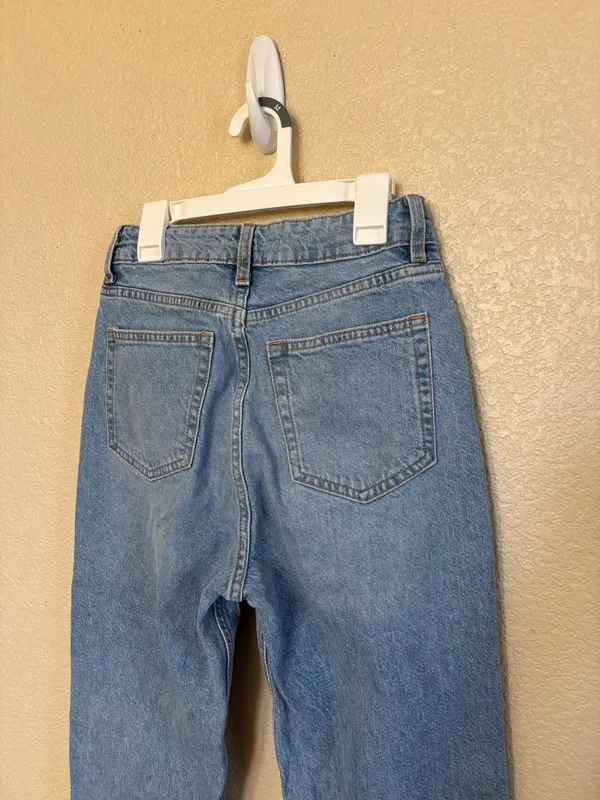 H&M blue straight leg jeans - Image 5
