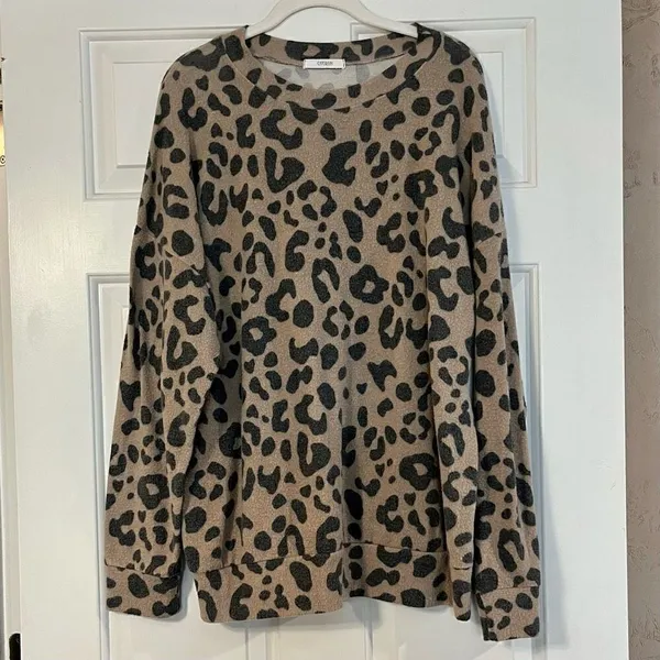 Cherish Women’s Leopard Soft Sweatshirt Medium - Image 2