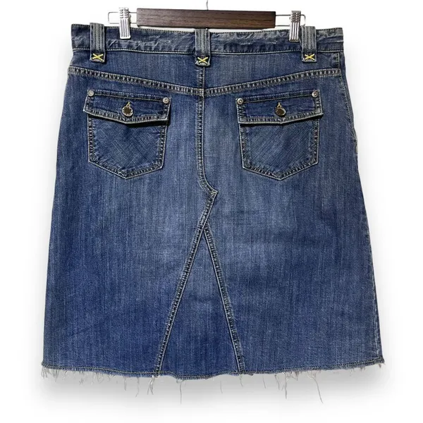 Banana Republic Y2K Medium Wash Denim Raw Hem &‎ Distressed Jean Skirt Size 10 - Image 3