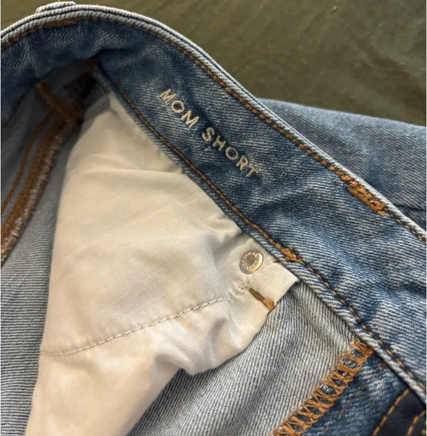 American Eagle Mom Shorts - Image 3