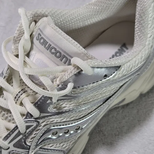Saucony Ride Millennium Silver Cream Metallic Sneakers Women’s 10 NWOT - Image 4