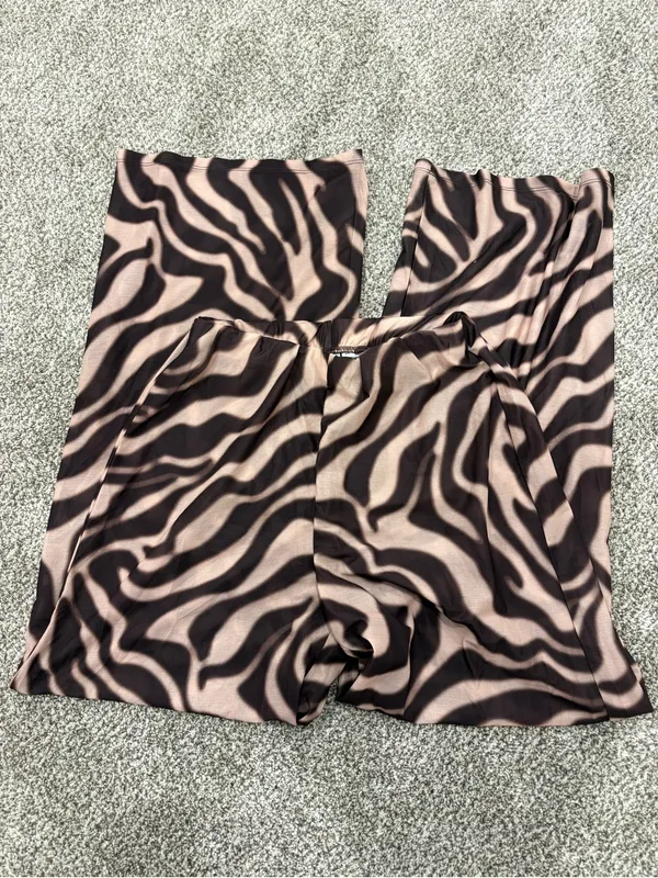 H&M Divided Brown and Pink Zebra-Print Pull-On Pants - Image 4