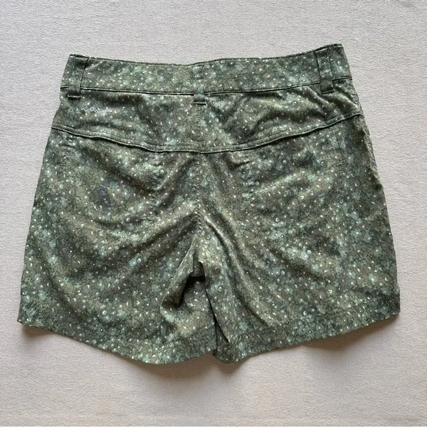 Columbia Green Patterned Outdoor Shorts - Image 3