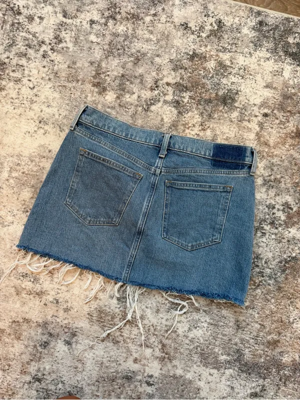 Abercrombie Mid Rise Mini Jean Skirt - Image 5