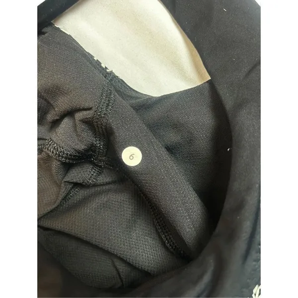 Lululemon Black Ta Ta Topper Run Athletic Cinch Hem Tank Top Women’s size 6 - Image 5