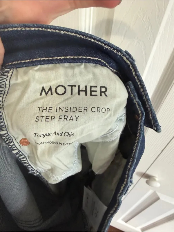 Mother The Insider Crop Step Fray Flare Jean Tongue and Chic Size 26 - Image 4